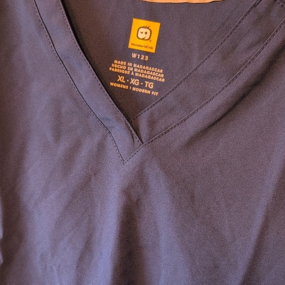 WonderWink Women's Stylized V-Neck Top Shirt, Navy - Picture 5 of 6